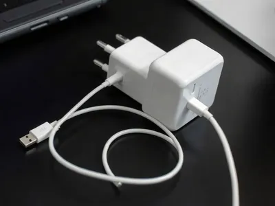 Chargeur rapide 25 W avec câble USB-C · Dakar