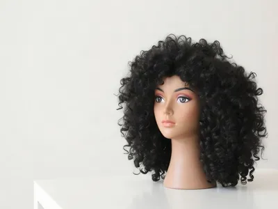 Perruque curly 18 pouces en précommande · Douala